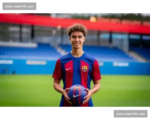 斯图加特官宣签下巴萨 18 岁中场新星达尔维奇 四年长约开启德甲新征程