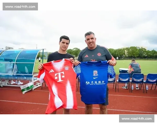 武汉三镇双星闪耀！何锦程接棒张家鸣入选拜仁世界队