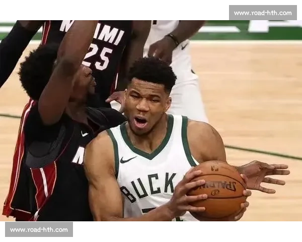 诺曼五回合残暴终结佐佐木，强势卫冕 WBO 次中量级王座