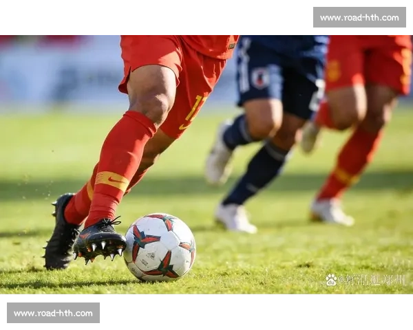 国足迎战中国香港：客队剑指破门保平，边路对决暗藏玄机