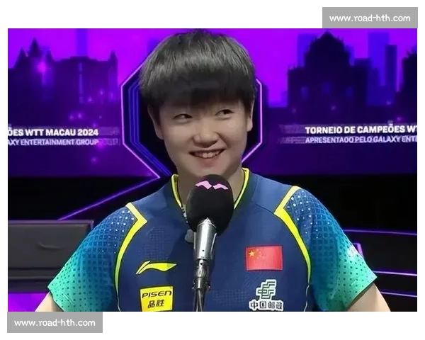 捏脸送礼物引热议!孙颖莎拖鞋骤变暗藏玄机?国乒搭档关系再掀舆论波澜 捏脸送礼物引热议!孙颖莎拖鞋骤变暗藏玄机?国乒搭档关系再掀舆论波澜
